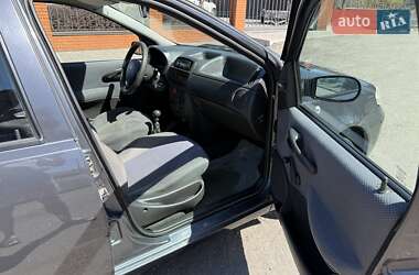 Хэтчбек Fiat Punto 2003 в 