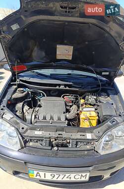 Хетчбек Fiat Punto 2004 в 