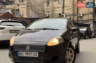 Хэтчбек Fiat Punto 2009 в 