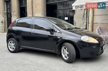 Хэтчбек Fiat Punto 2009 в 