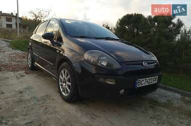 Хэтчбек Fiat Punto 2010 в 