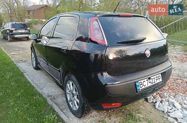 Хэтчбек Fiat Punto 2010 в 