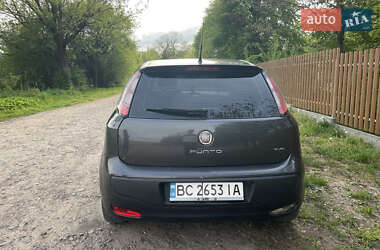 Хэтчбек Fiat Punto 2011 в 