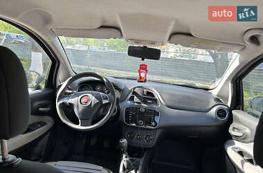 Хэтчбек Fiat Punto 2010 в 