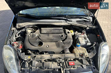 Хэтчбек Fiat Punto 2010 в 