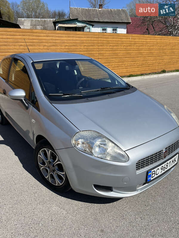 Хэтчбек Fiat Punto 2009 в Чернигове
