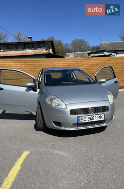 Хетчбек Fiat Punto 2009 в 