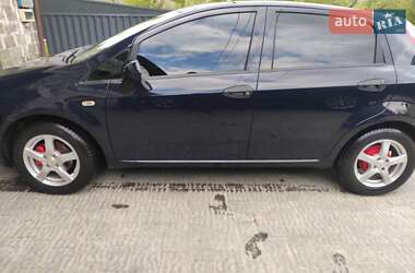Хетчбек Fiat Punto 2009 в 