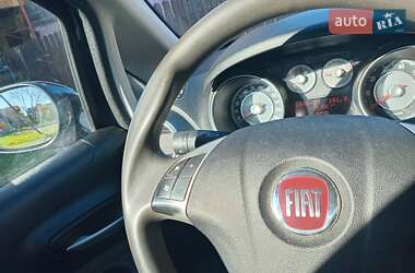 Хетчбек Fiat Punto 2011 в 