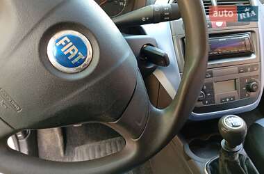 Хэтчбек Fiat Punto 2006 в 