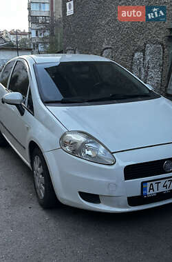 Хэтчбек Fiat Punto 2011 в Ивано-Франковске