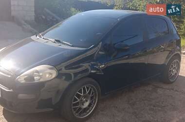 Хетчбек Fiat Punto 2011 в 