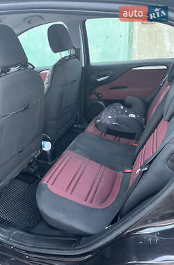 Хэтчбек Fiat Punto 2011 в 