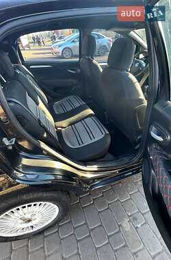 Хэтчбек Fiat Punto 2011 в 