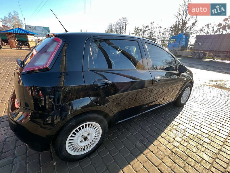 Хэтчбек Fiat Punto 2011 в Крыжополе