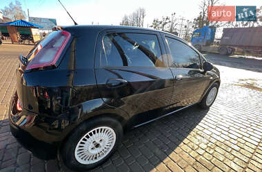 Хэтчбек Fiat Punto 2011 в 