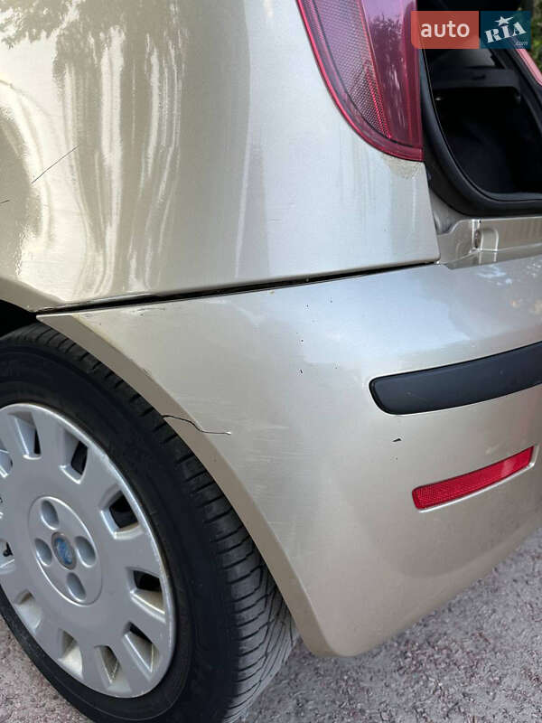 Хэтчбек Fiat Punto 2007 в Киеве