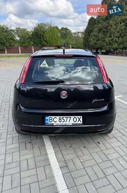 Хэтчбек Fiat Punto 2009 в 