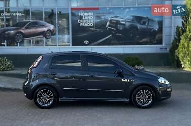 Хэтчбек Fiat Punto 2010 в 