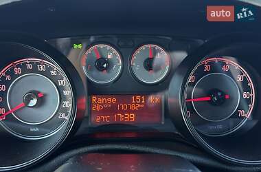 Хэтчбек Fiat Punto 2010 в 