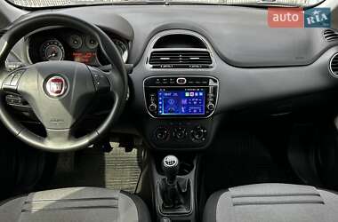 Хэтчбек Fiat Punto 2010 в 