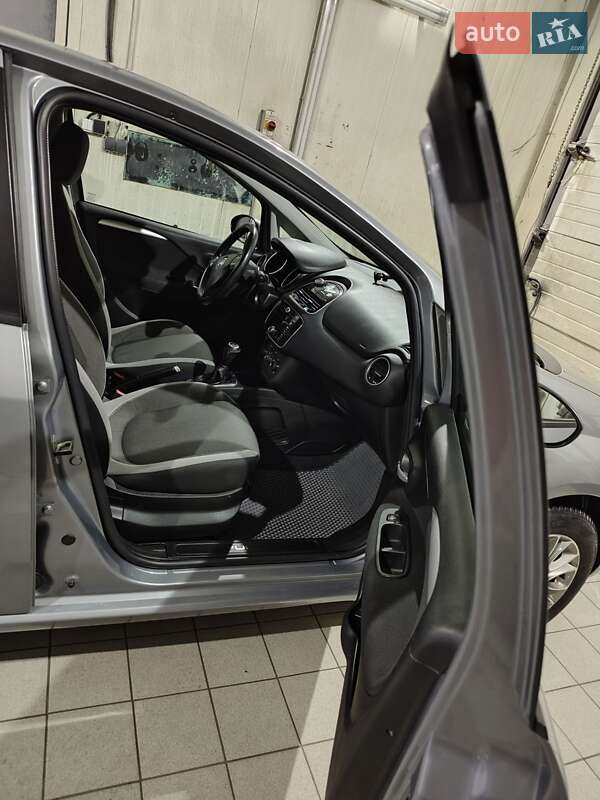 Хэтчбек Fiat Punto 2012 в Львове