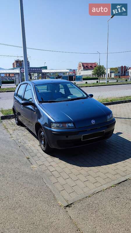 Хэтчбек Fiat Punto 2001 в Хусте