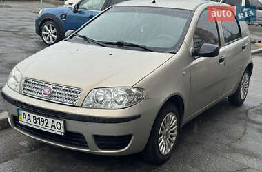 Хетчбек Fiat Punto 2011 в 