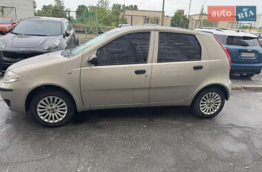 Хетчбек Fiat Punto 2011 в 