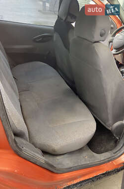 Хэтчбек Fiat Punto 2000 в 