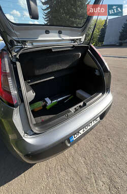 Хэтчбек Fiat Punto 2010 в 