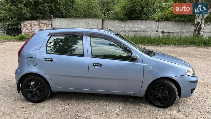 Хэтчбек Fiat Punto 2007 в Первомайске