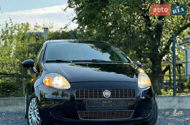 Хэтчбек Fiat Punto 2009 в 