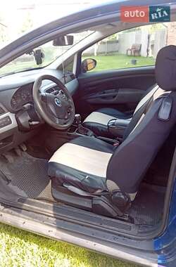 Хэтчбек Fiat Punto 2006 в 