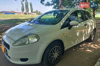 Хэтчбек Fiat Punto 2011 в 