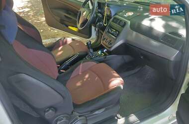 Хэтчбек Fiat Punto 2011 в 