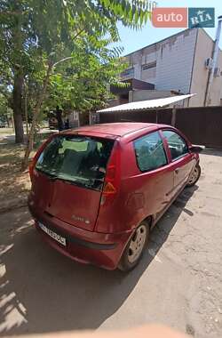 Хэтчбек Fiat Punto 2001 в 