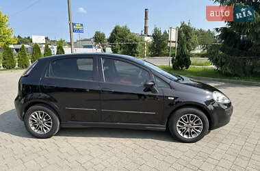 Хэтчбек Fiat Punto 2010 в 