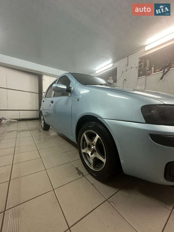 Хэтчбек Fiat Punto 2002 в Великом Березном