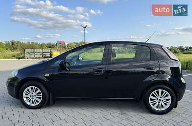 Хэтчбек Fiat Punto 2011 в 