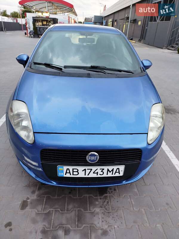 Хэтчбек Fiat Punto 2008 в 