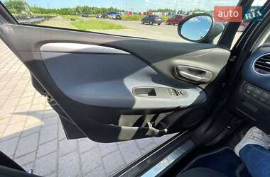 Хэтчбек Fiat Punto 2010 в 