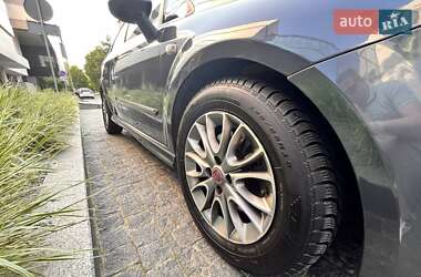 Хэтчбек Fiat Punto 2010 в 