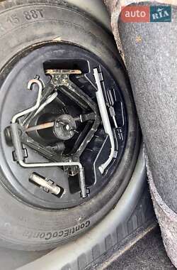 Хэтчбек Fiat Punto 2010 в 