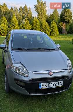 Хэтчбек Fiat Punto 2011 в 