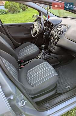 Хэтчбек Fiat Punto 2011 в 