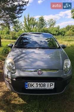 Хэтчбек Fiat Punto 2012 в Ровно