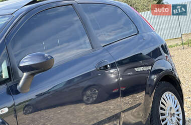 Хэтчбек Fiat Punto 2009 в 