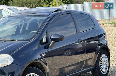 Хэтчбек Fiat Punto 2009 в 