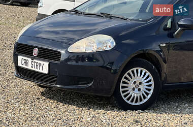 Хэтчбек Fiat Punto 2009 в 
